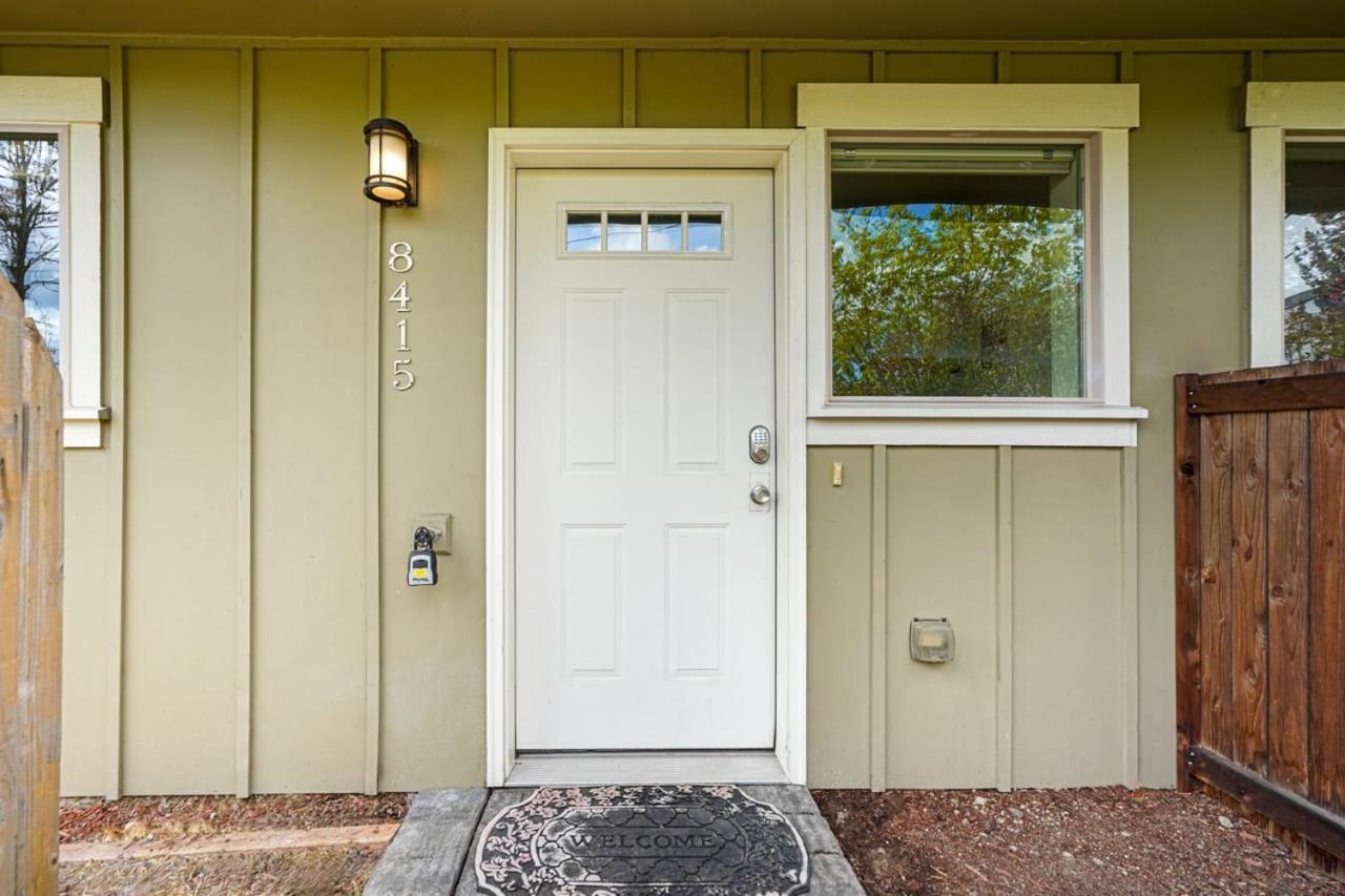 Stylish North Seattle Townhouse- Dual Master Suites エクステリア 写真